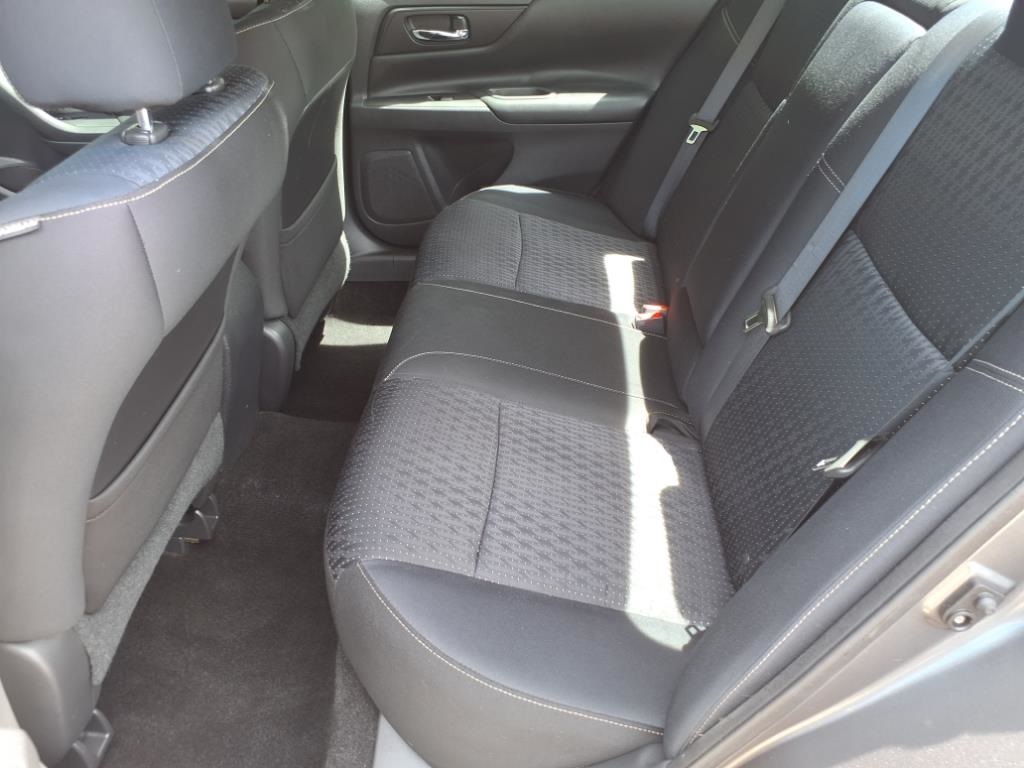 Vehicle image 17 of 42