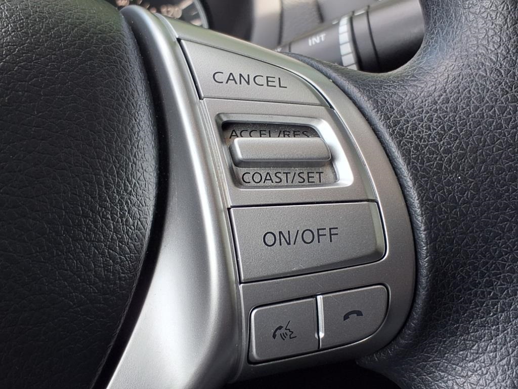 Vehicle image 37 of 42