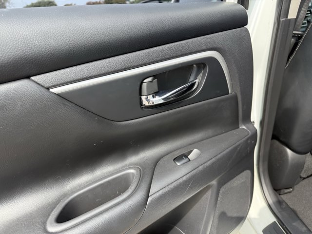 2017 Nissan Altima 2.5 SL Image 47 of 68