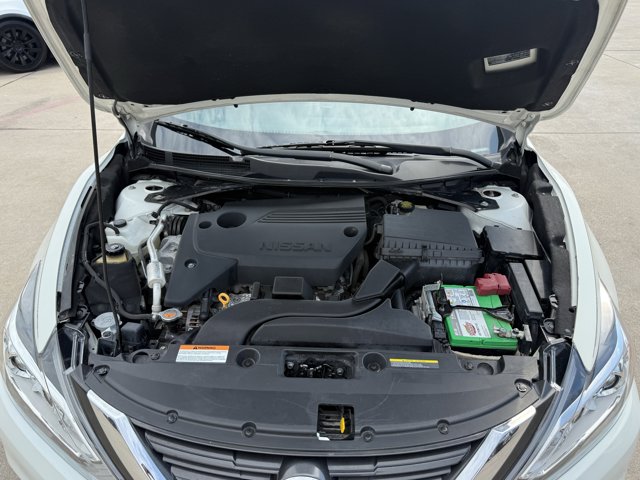 2017 Nissan Altima 2.5 SL Image 9 of 68