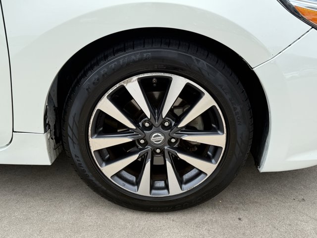 2017 Nissan Altima 2.5 SL Image 13 of 68