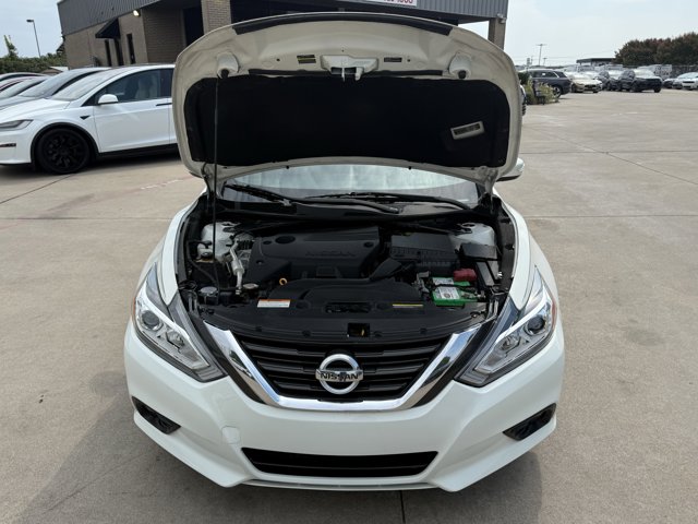 2017 Nissan Altima 2.5 SL Image 12 of 68