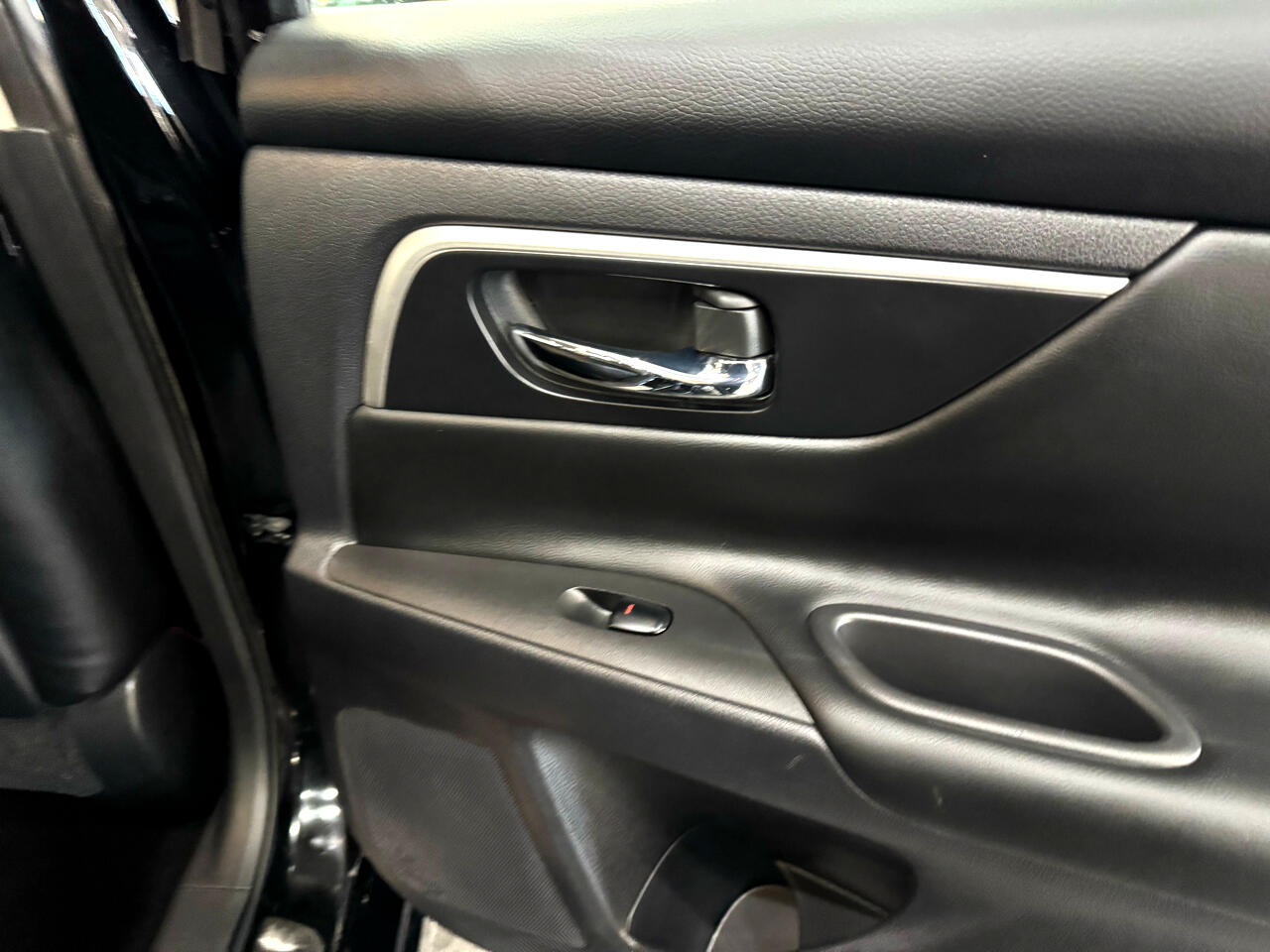 2017 Nissan Altima 2.5 SL Image 37 of 44
