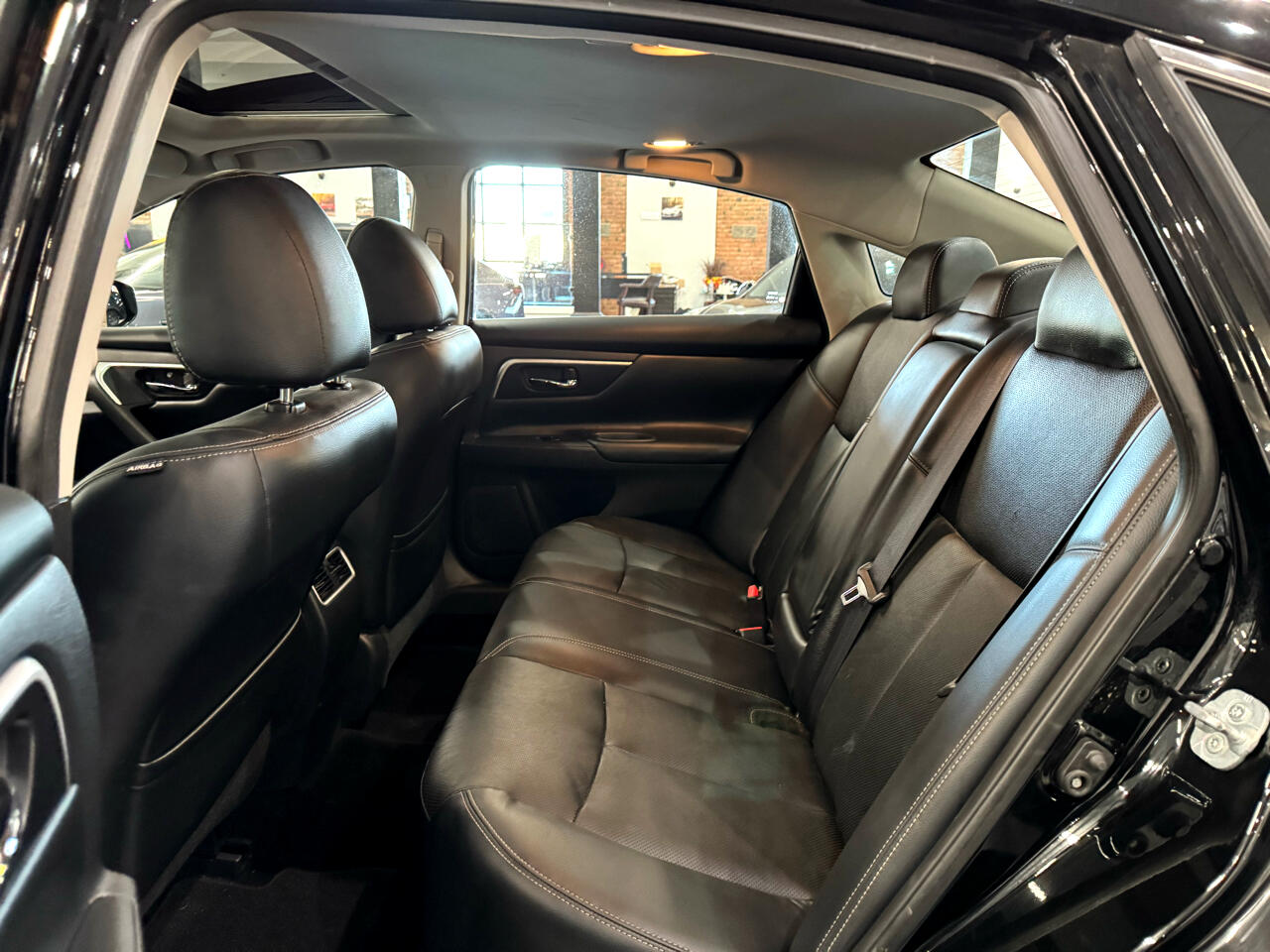 2017 Nissan Altima 2.5 SL Image 32 of 44