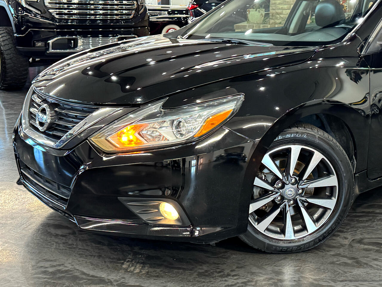 2017 Nissan Altima 2.5 SL Image 2 of 44