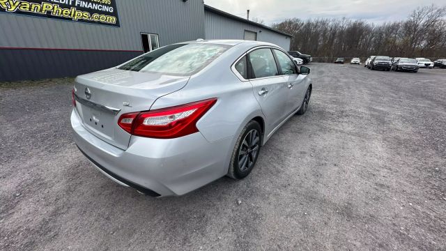 Vehicle image 4 of 45