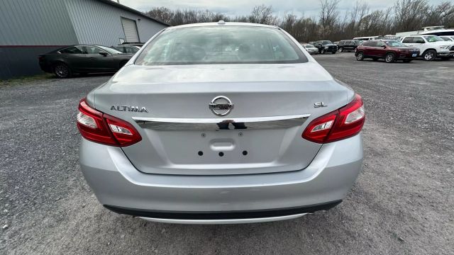 Vehicle image 6 of 45