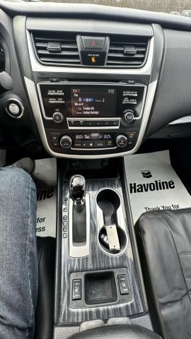 Vehicle image 11 of 45