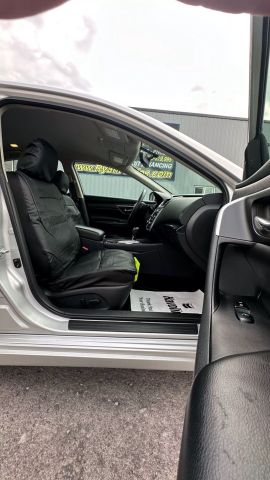 Vehicle image 41 of 45