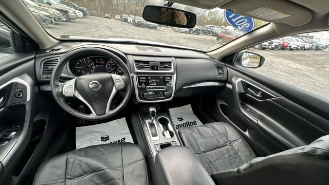 Vehicle image 31 of 45