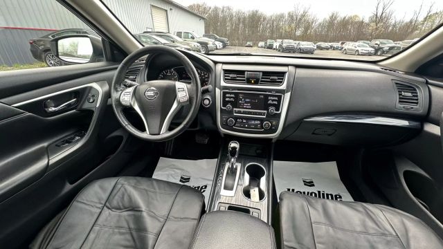 Vehicle image 34 of 45