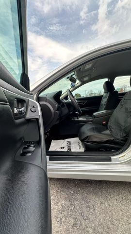 Vehicle image 24 of 45