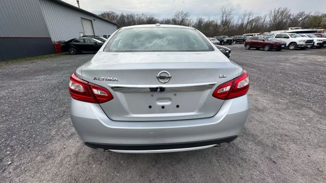 Vehicle image 5 of 45