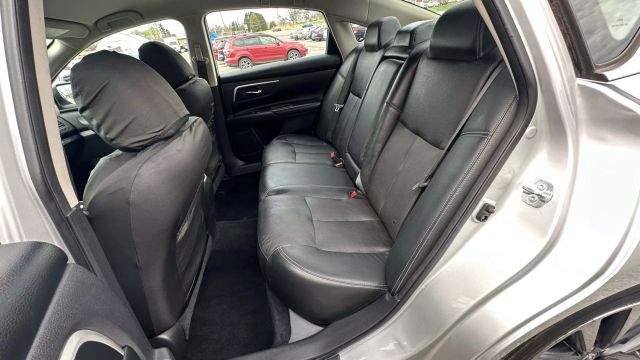 Vehicle image 29 of 45