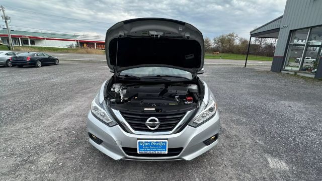 Vehicle image 15 of 45
