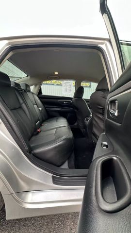 Vehicle image 39 of 45