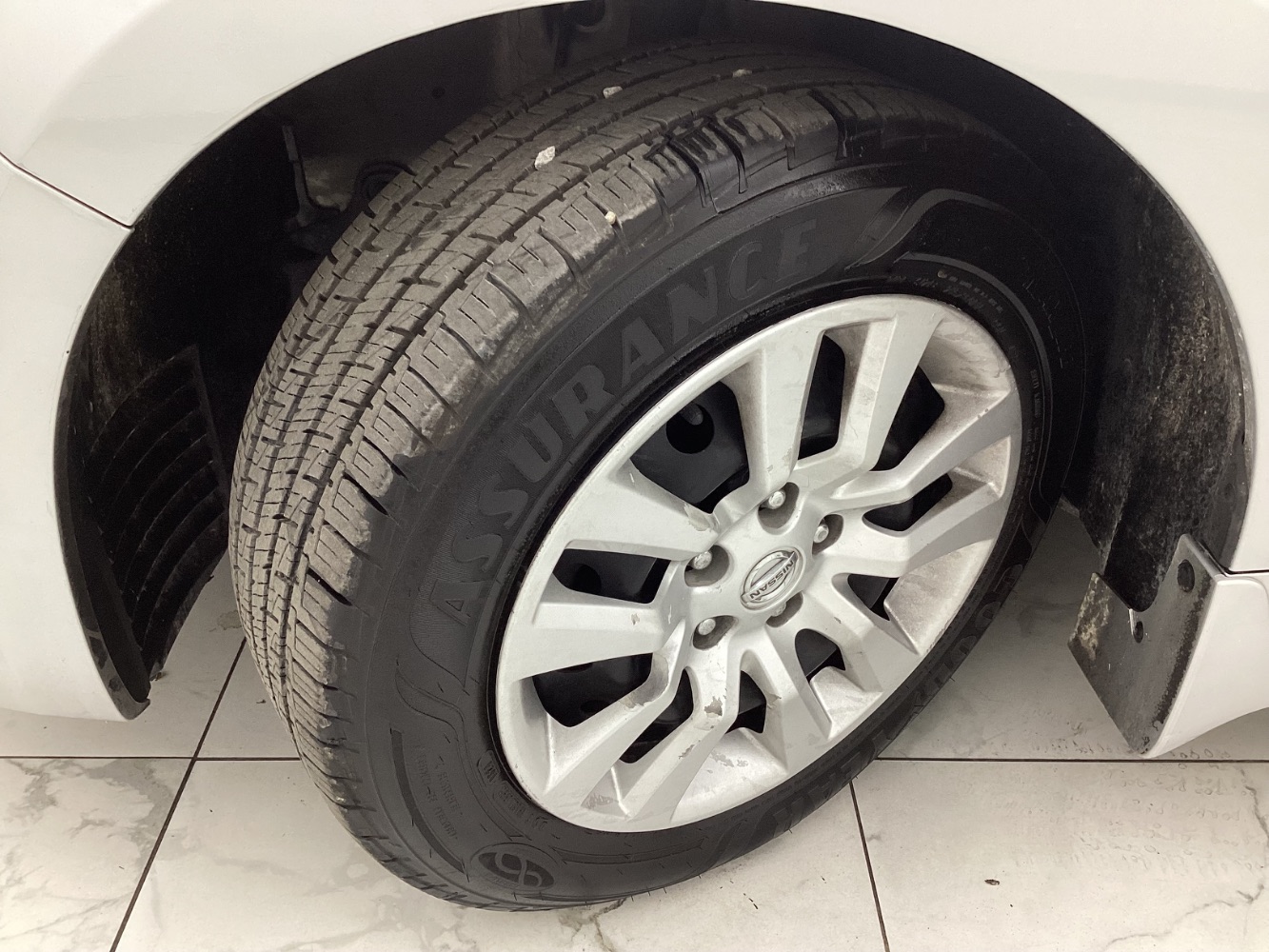 2017 Nissan Altima 2.5 SR Image 15 of 46