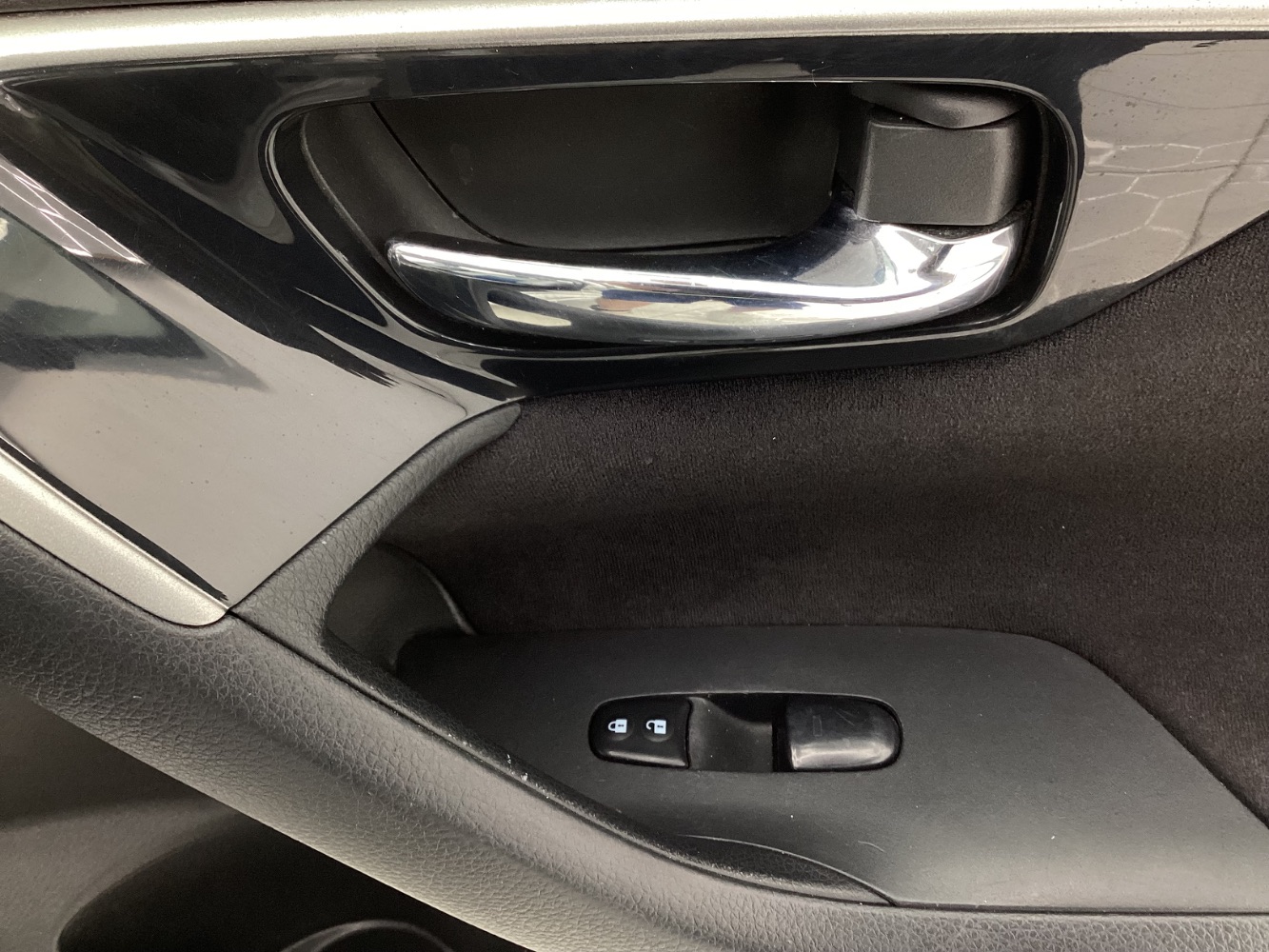 2017 Nissan Altima 2.5 SR Image 41 of 46