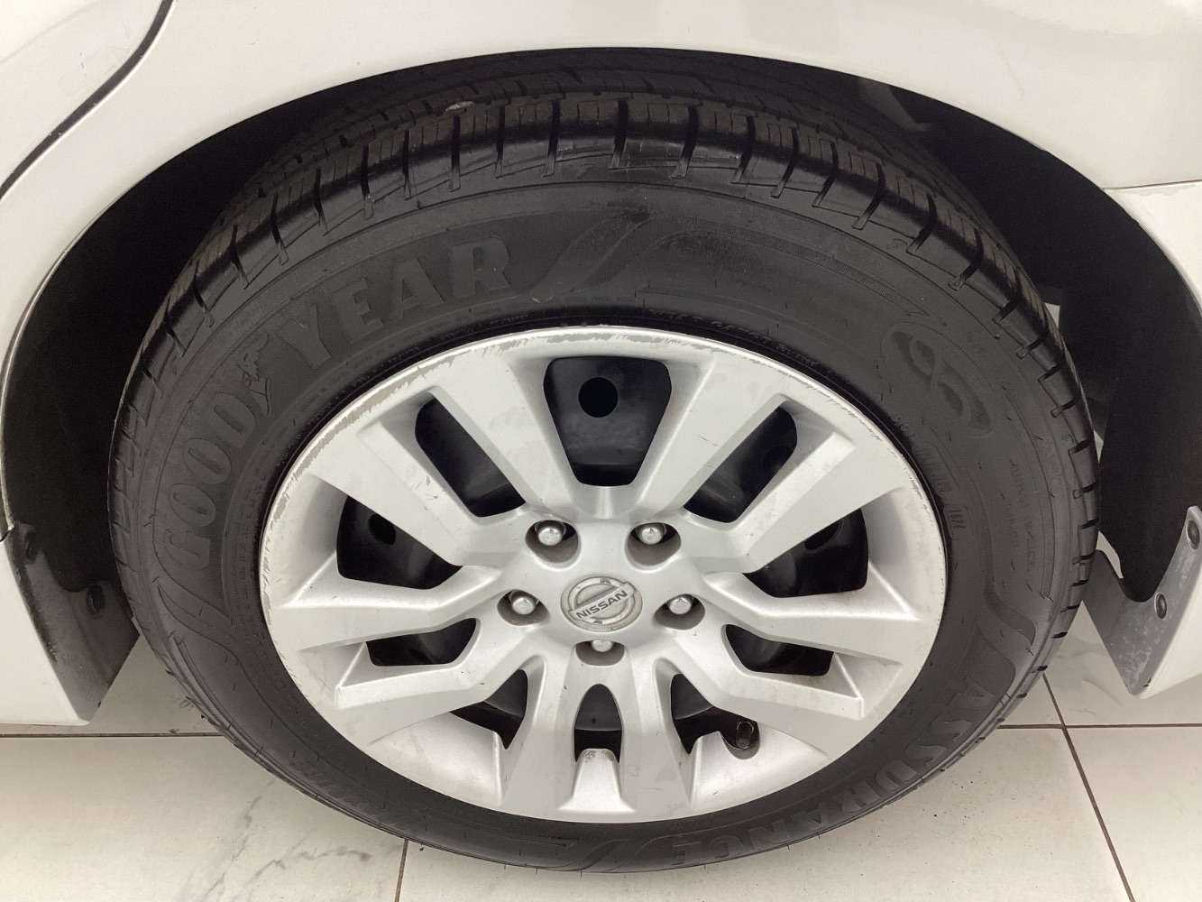 2017 Nissan Altima 2.5 SR Image 13 of 46