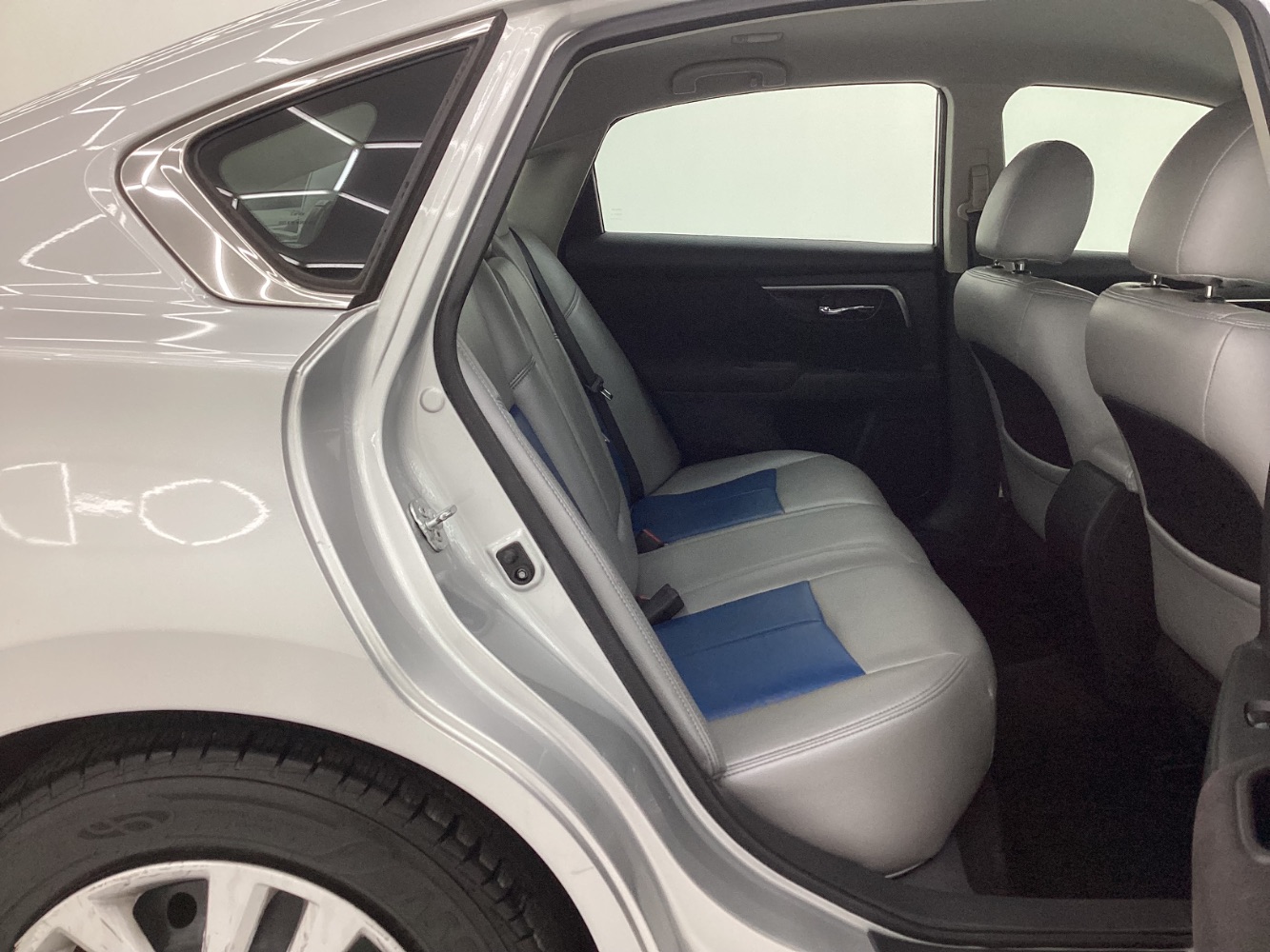 2017 Nissan Altima 2.5 SR Image 19 of 46