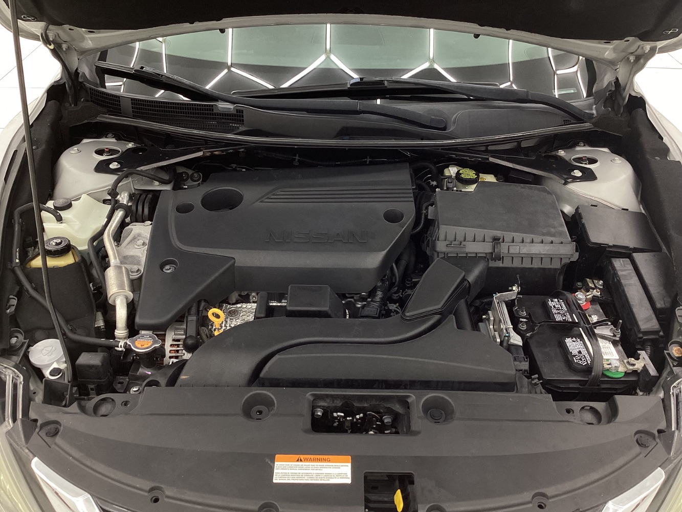 2017 Nissan Altima 2.5 SR Image 10 of 46