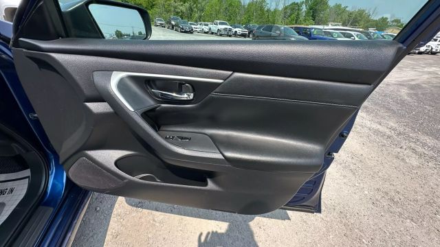 Vehicle image 39 of 45