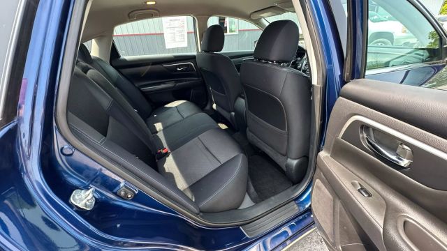 Vehicle image 41 of 45