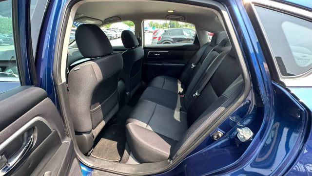 Vehicle image 31 of 45