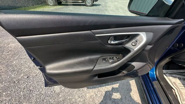 Vehicle image 24 of 45