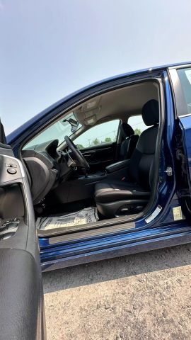 Vehicle image 25 of 45