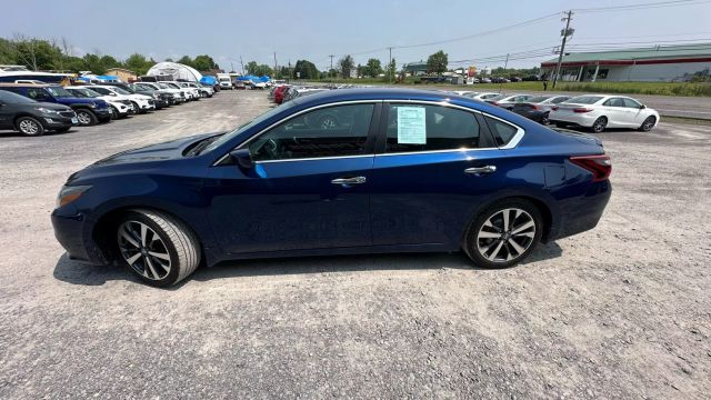 Vehicle image 8 of 45