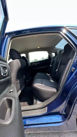 Vehicle image 27 of 45