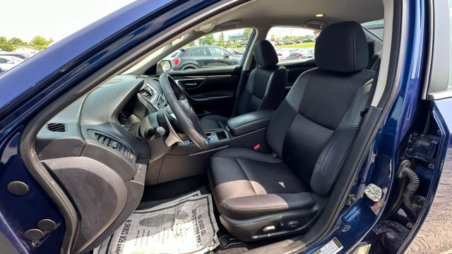 Vehicle image 26 of 45