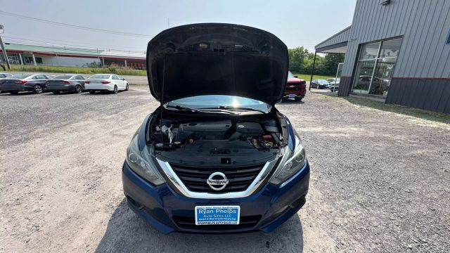 Vehicle image 17 of 45
