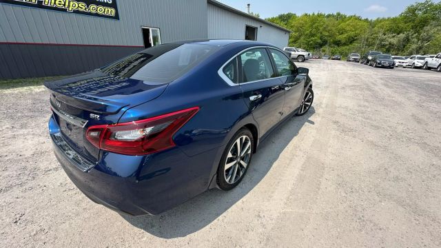 Vehicle image 4 of 45