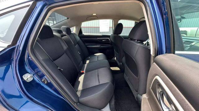 Vehicle image 40 of 45
