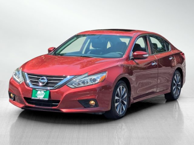 2017 Nissan Altima 2.5 SV Image 1 of 39