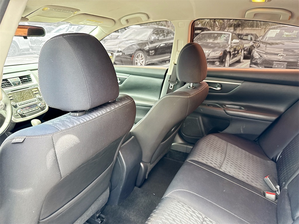 2017 Nissan Altima 2.5 SV Image 16 of 32