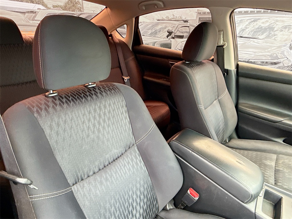 2017 Nissan Altima 2.5 SV Image 10 of 32