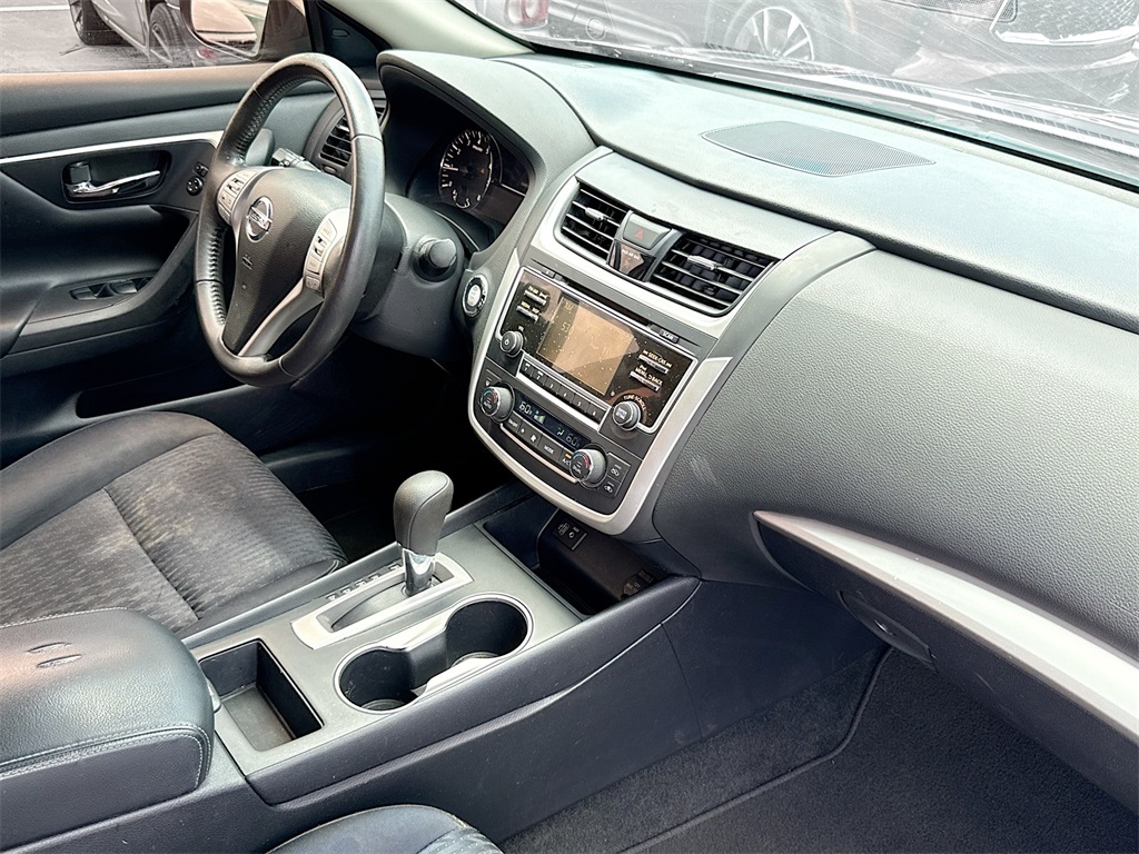 2017 Nissan Altima 2.5 SV Image 20 of 32