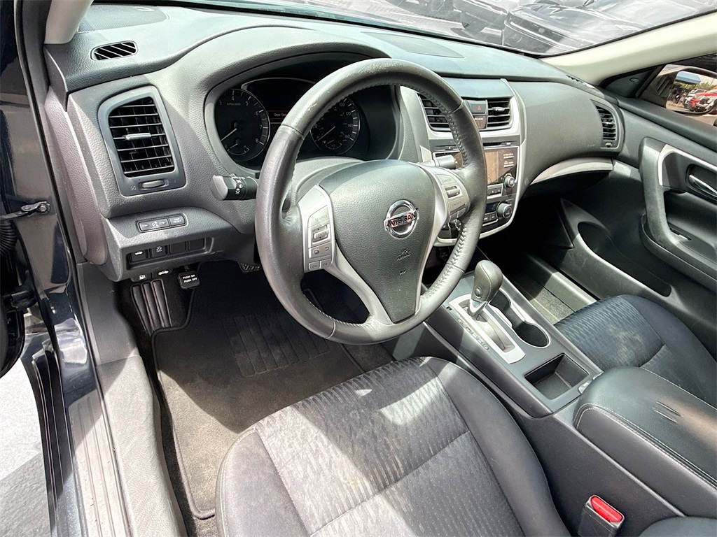 2017 Nissan Altima 2.5 SV Image 19 of 32