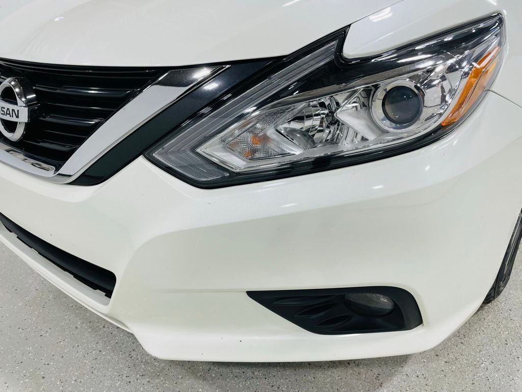 Vehicle image 43 of 50