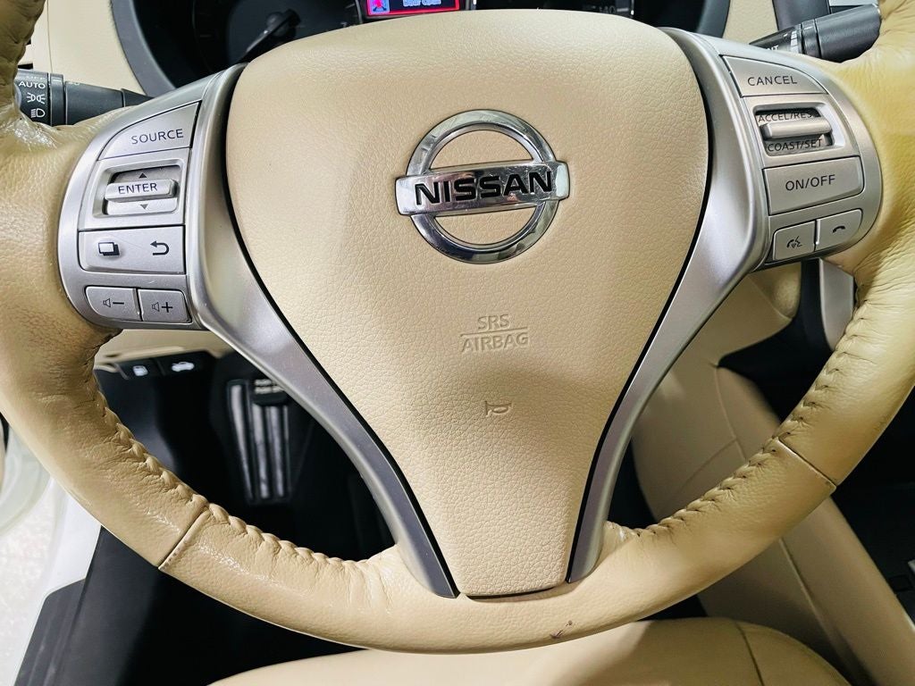 Vehicle image 33 of 50