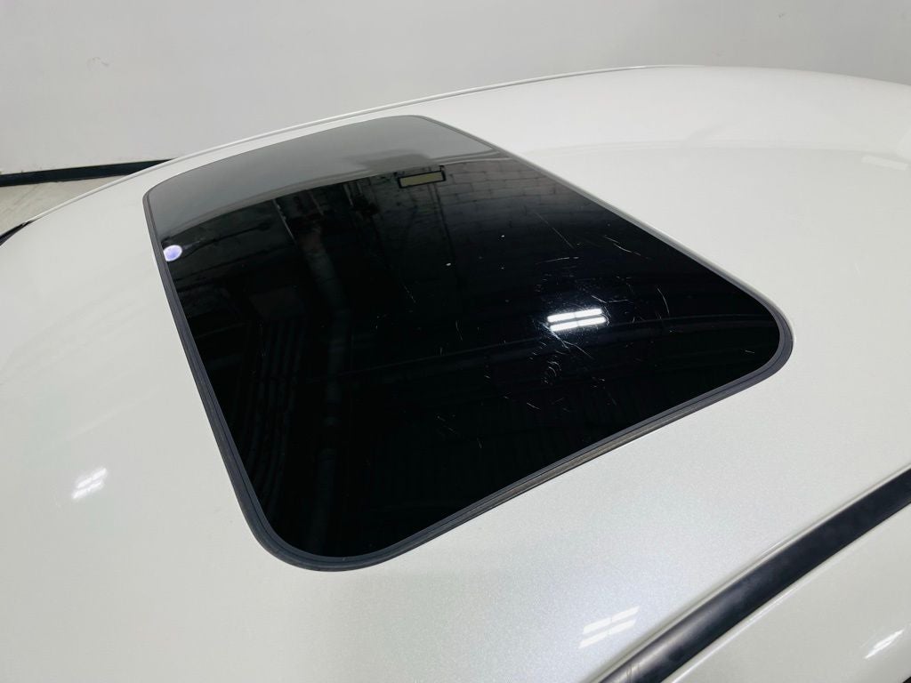 Vehicle image 47 of 50