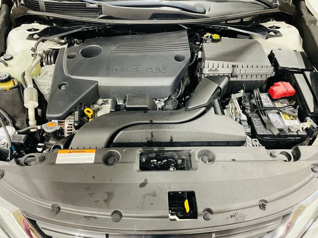 Vehicle image 18 of 50