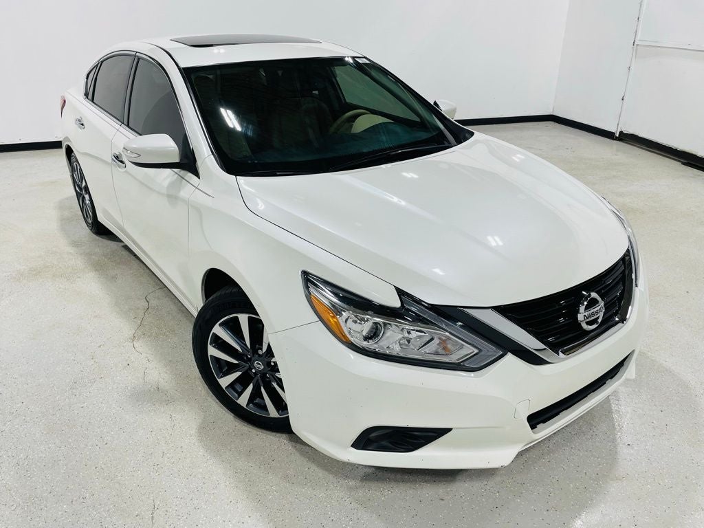 Vehicle image 11 of 50