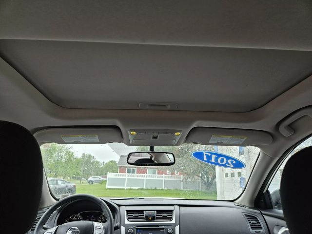 Vehicle image 34 of 68