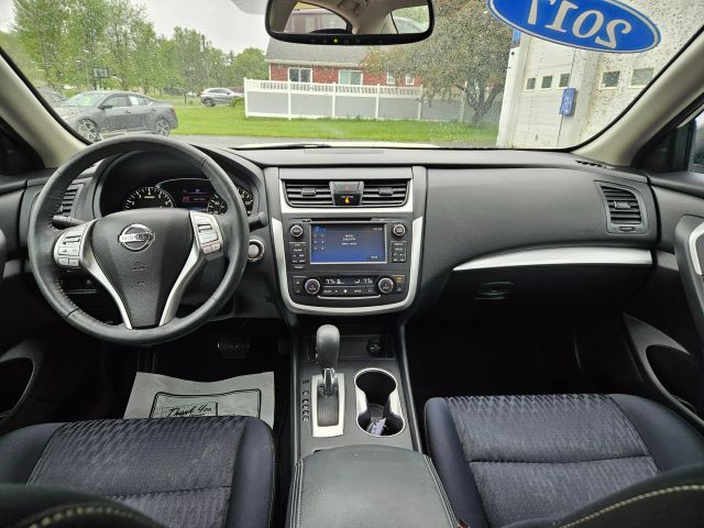 Vehicle image 35 of 68