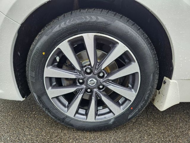 Vehicle image 20 of 68