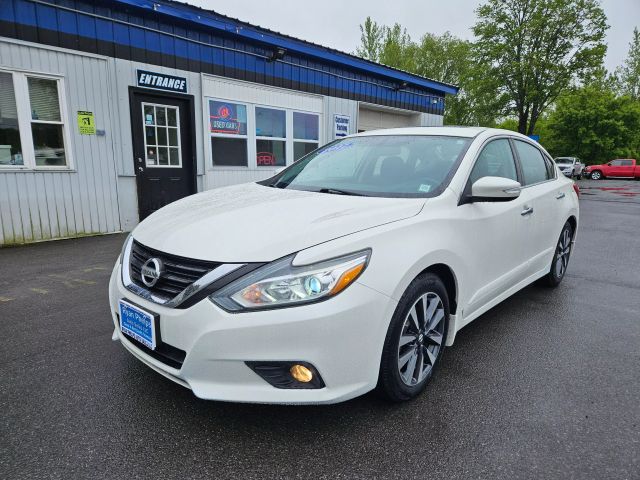 Vehicle image 2 of 68
